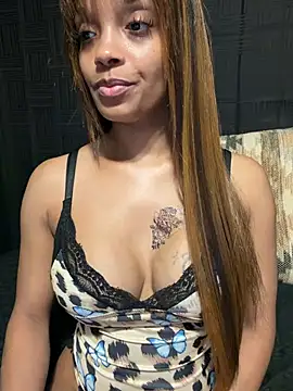 Snapshot of Rakiyahcharms chatting on June 21, 2026, 6:21 pm Rakiyahcharms online show from June 21, 2026, 6:21 pm