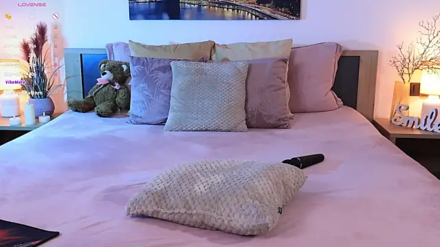 Snapshot of Leila__Sweet chatting on February 1, 2025, 11:32 am Leila Sweet online show from February 1, 2025, 11:32 am