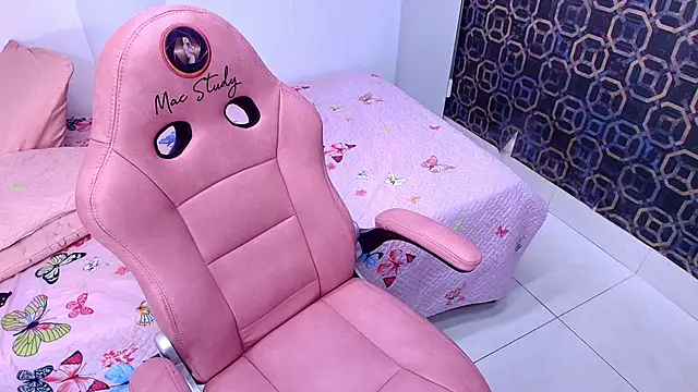 Snapshot of sarakaisy chatting on January 16, 2025, 11:58 am sarakaisy online show from January 16, 2025, 11:58 am