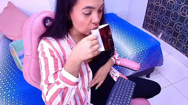 Snapshot of sarakaisy chatting on March 3, 2025, 11:55 am sarakaisy online show from March 3, 2025, 11:55 am