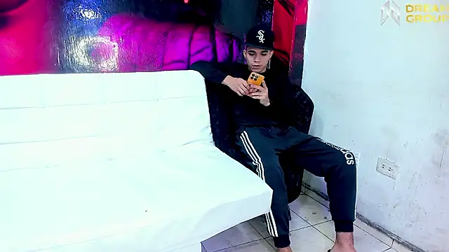 Snapshot of AmazingPartys chatting on February 9, 2026, 2:37 am AmazingPartys online show from February 9, 2026, 2:37 am