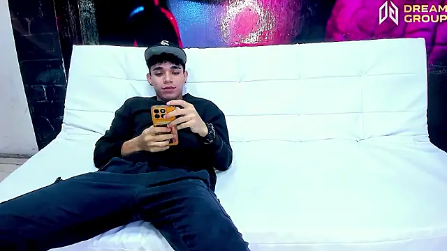 Snapshot of AmazingPartys chatting on February 18, 2026, 4:52 am AmazingPartys online show from February 18, 2026, 4:52 am