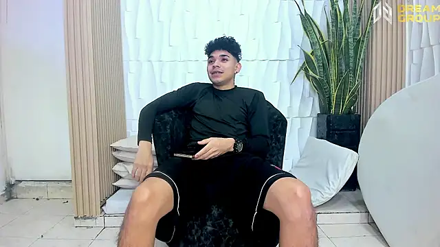 Snapshot of AmazingPartys chatting on February 26, 2026, 2:05 pm AmazingPartys online show from February 26, 2026, 2:05 pm