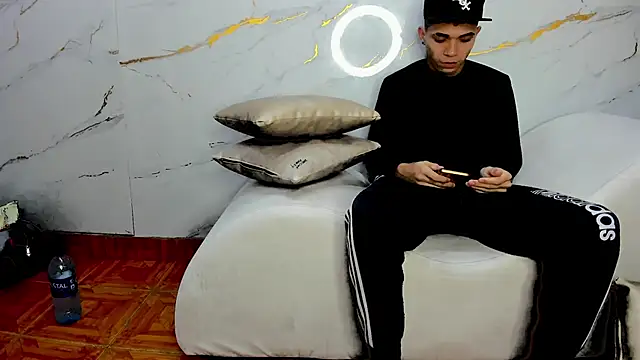 Snapshot of AmazingPartys chatting on March 12, 2026, 3:23 am AmazingPartys online show from March 12, 2026, 3:23 am