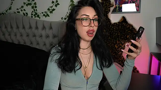 Estherjizz online show from September 18, 2025, 4:42 pm