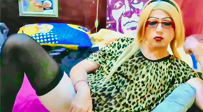Goldeena online show from January 24, 2025, 1:45 am