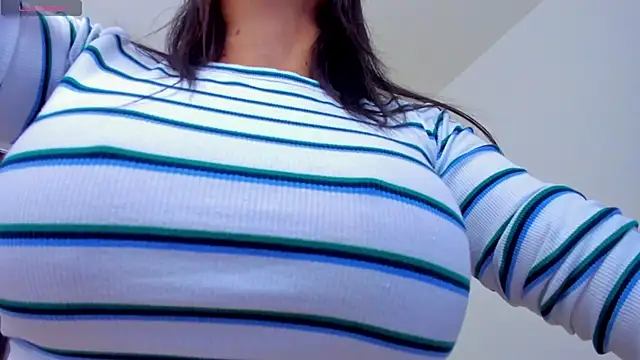 Sarah Stone  online show from January 4, 2025, 10:45 pm