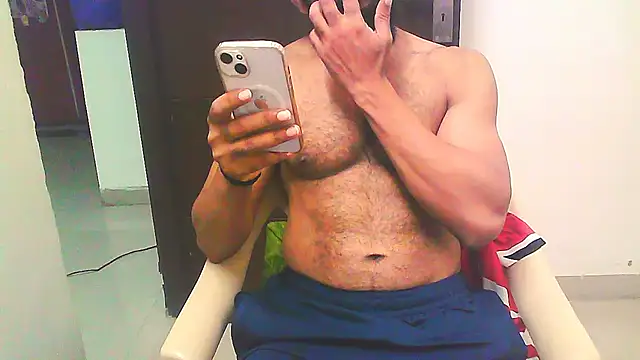 Snapshot of Vbestshow chatting on October 13, 2025, 6:57 am Vbestshow online show from October 13, 2025, 6:57 am