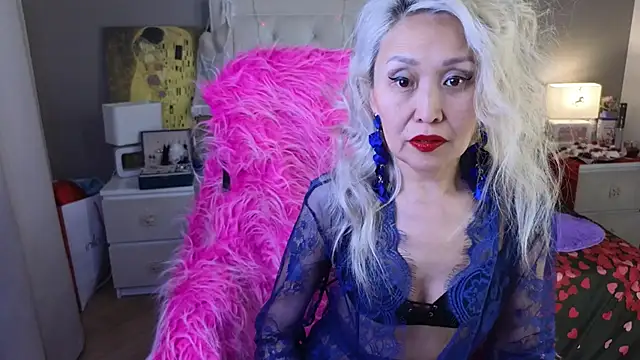 Snapshot of RoxalanaStar chatting on February 18, 2026, 11:11 pm RoxalanaStar online show from February 18, 2026, 11:11 pm