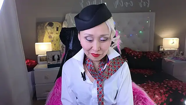 Snapshot of RoxalanaStar chatting on March 25, 2026, 8:15 pm RoxalanaStar online show from March 25, 2026, 8:15 pm