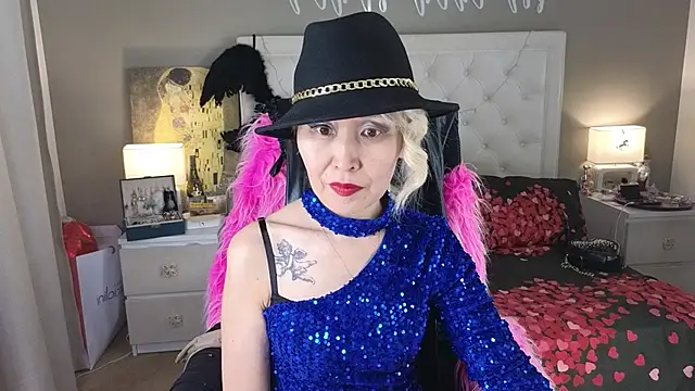 RoxalanaStar online show from June 12, 2026, 12:04 pm