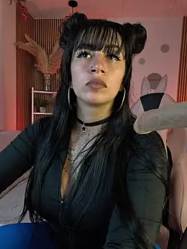 Snapshot of Tattooed_spittingdoll chatting on October 31, 2025, 12:33 am Tattooed spittingdoll online show from October 31, 2025, 12:33 am