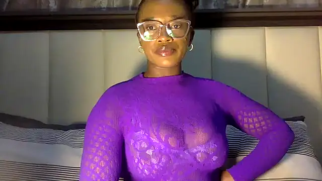 Snapshot of BOOTYBANGER24xx chatting on January 7, 2025, 7:10 am BOOTYBANGER24xx online show from January 7, 2025, 7:10 am