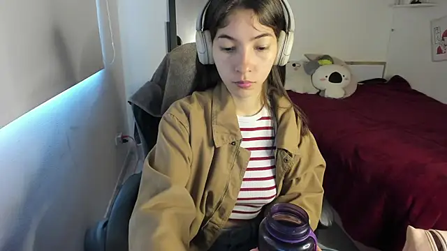 SarahLee  online show from January 3, 2025, 3:12 pm