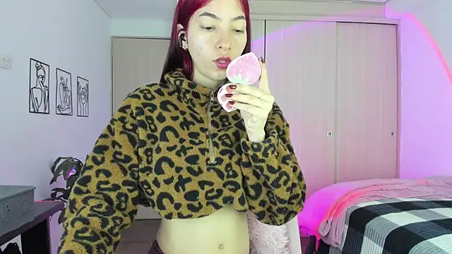 SarahLee  online show from September 12, 2025, 1:55 pm