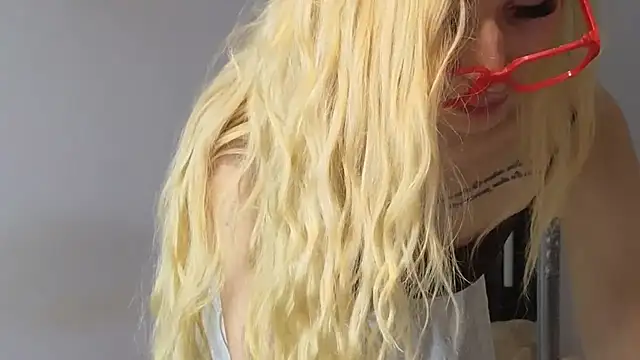 Snapshot of JuliaJuliette chatting on September 19, 2025, 1:07 am JuliaJuliette online show from September 19, 2025, 1:07 am