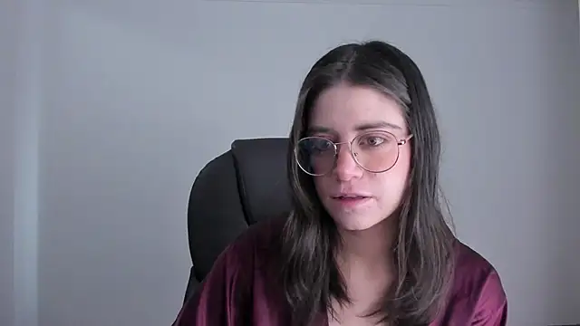 Snapshot of HazelKush chatting on October 18, 2025, 1:34 pm HazelKush online show from October 18, 2025, 1:34 pm