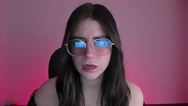 Snapshot of HazelKush chatting on October 22, 2025, 1:28 am HazelKush online show from October 22, 2025, 1:28 am