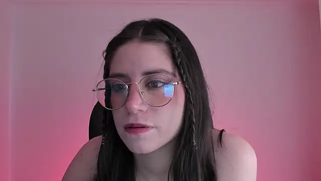 Snapshot of HazelKush chatting on October 28, 2025, 9:39 pm HazelKush online show from October 28, 2025, 9:39 pm