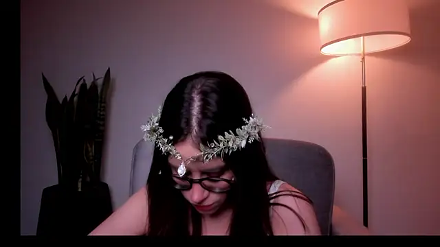 HazelKush online show from June 25, 2026, 8:57 pm