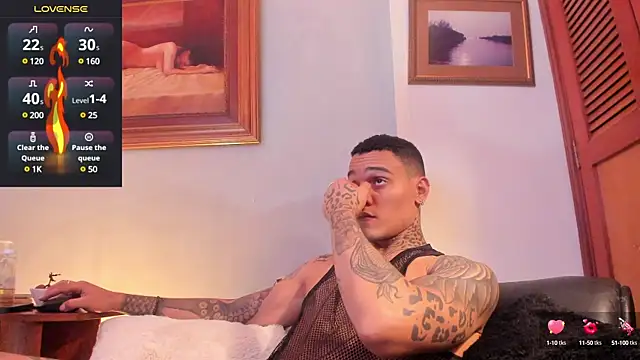 Snapshot of ImDominike chatting on January 10, 2025, 10:36 pm ImDominike online show from January 10, 2025, 10:36 pm