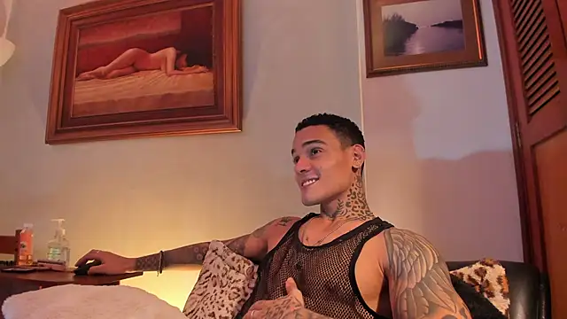 Snapshot of ImDominike chatting on February 8, 2025, 10:40 pm ImDominike online show from February 8, 2025, 10:40 pm