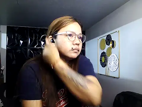 ambersmile online show from January 14, 2025, 9:51 pm