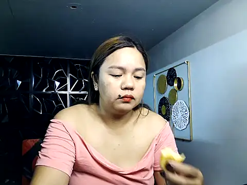ambersmile online show from January 25, 2025, 10:28 pm