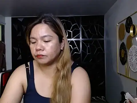 ambersmile online show from September 28, 2025, 8:52 am