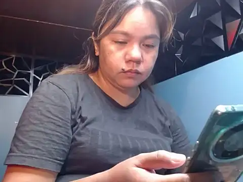 ambersmile online show from October 6, 2025, 7:55 pm