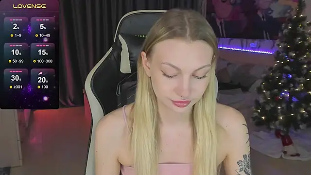 BiMolly online show from February 25, 2025, 6:09 pm