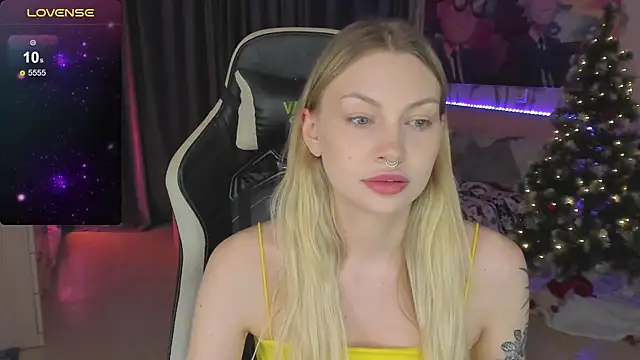 BiMolly online show from February 27, 2025, 10:42 pm