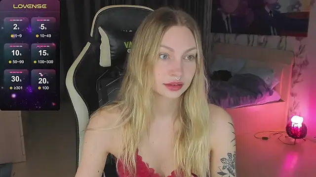 BiMolly online show from March 20, 2025, 4:31 pm