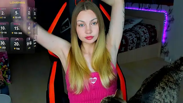 BiMolly online show from May 7, 2026, 1:55 am
