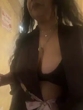 PichyPrettyPussy online show from February 7, 2026, 4:11 pm