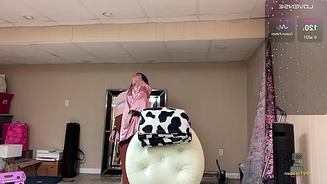 NotUrBabyMoms online show from February 6, 2025, 5:30 pm