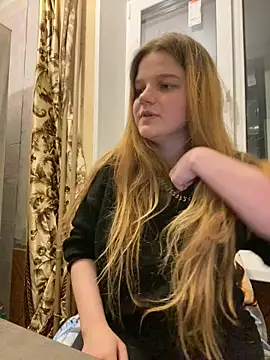 Snapshot of -MimmiLissa- chatting on October 14, 2025, 3:35 pm -MimmiLissa- online show from October 14, 2025, 3:35 pm