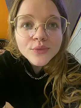 Snapshot of -MimmiLissa- chatting on October 26, 2025, 2:01 pm -MimmiLissa- online show from October 26, 2025, 2:01 pm