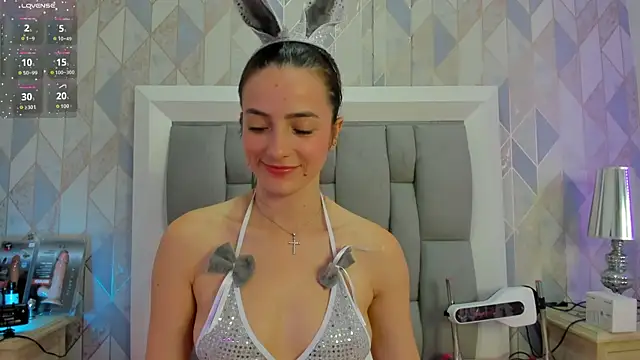 Princsgirl  online show from September 25, 2025, 7:50 pm