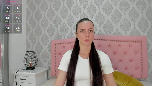 Princsgirl  online show from May 4, 2026, 7:32 pm