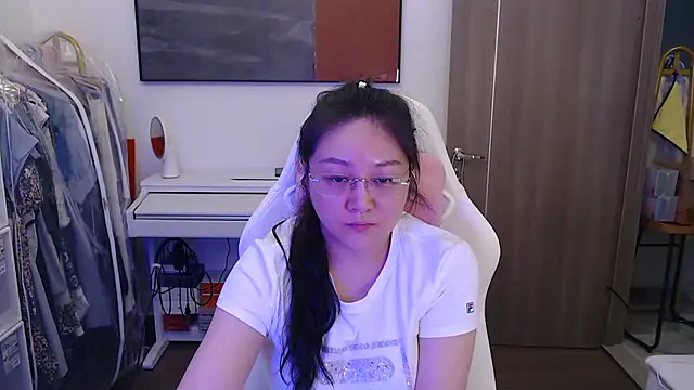 SusanWang online show from January 11, 2025, 8:43 am