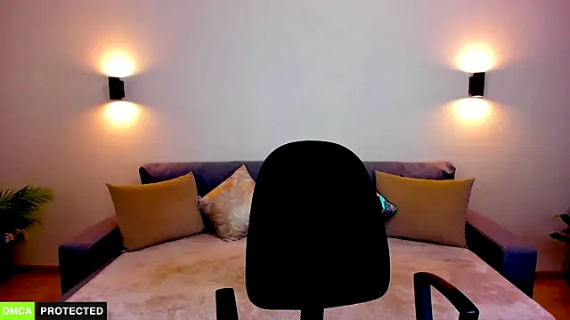 TheWoman   online show from September 20, 2025, 10:38 am