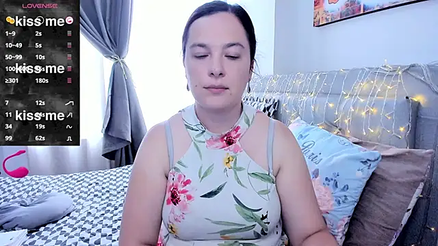 angelaagomez online show from May 5, 2026, 6:27 pm