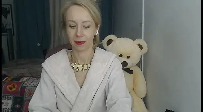 LuxuryNika online show from December 9, 2024, 5:19 pm