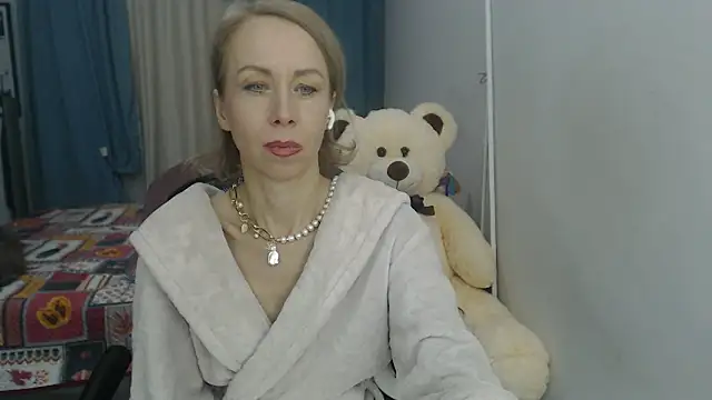 LuxuryNika online show from December 20, 2024, 8:01 pm