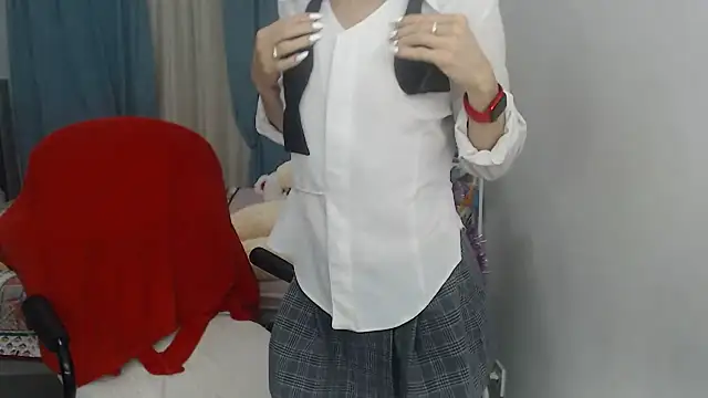 LuxuryNika online show from January 4, 2025, 6:51 pm