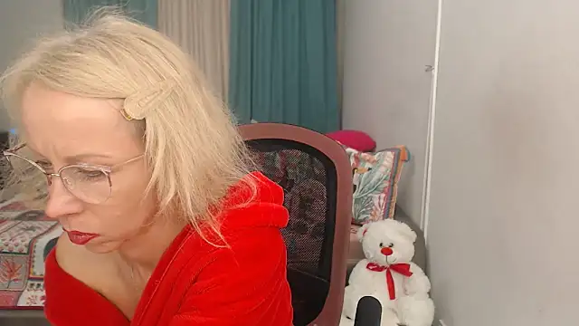 LuxuryNika online show from September 20, 2025, 5:58 pm