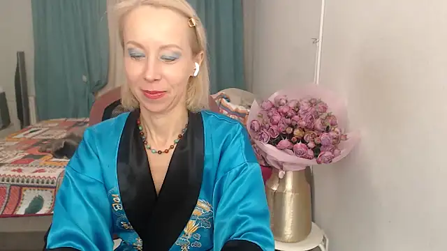 LuxuryNika online show from October 27, 2025, 5:39 pm
