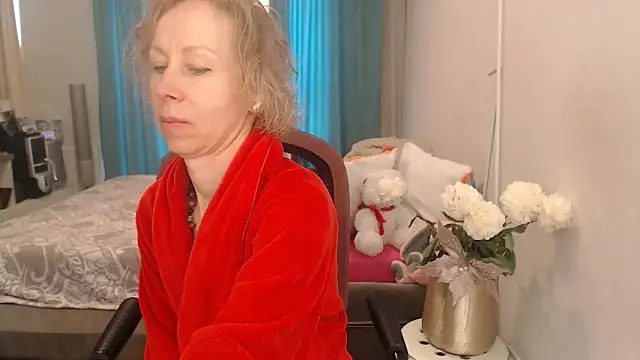 LuxuryNika online show from May 17, 2026, 9:38 am