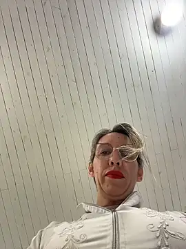 Gatitacarlita online show from May 13, 2026, 11:51 am